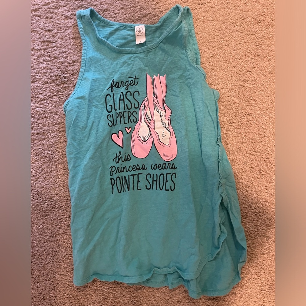 Girls pointe shoe shirt